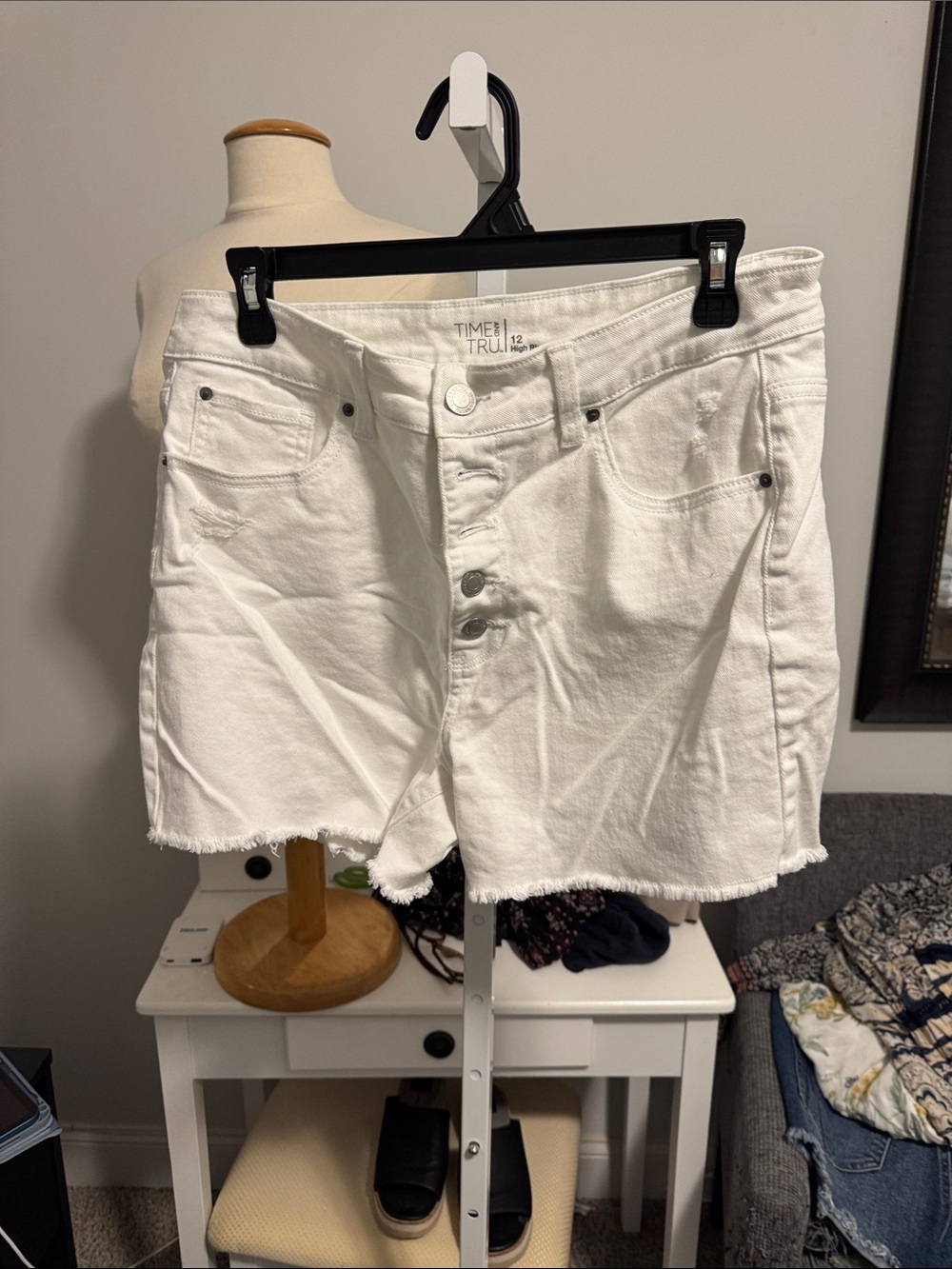 Time and Tru White Button-Front Frayed Hem Shorts